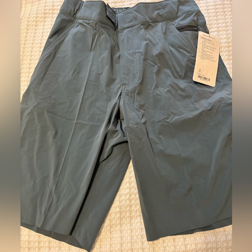 lululemon athletica Men's Slate Freestyle short  size 32 NWT